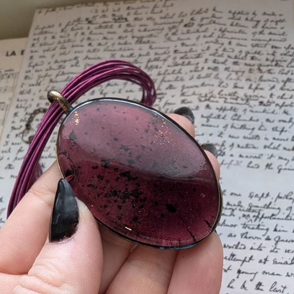 Elegant Purple Pendant Necklace - Picture 7 of 12